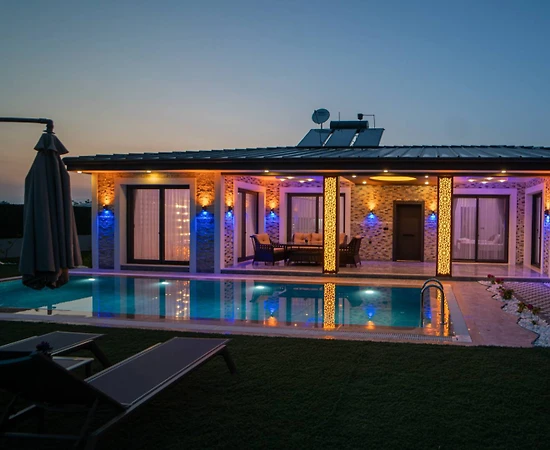 Muğla Fethiye'de Geniş Ailelere Uygun, Özel Havuzlu, Bahçeli Villa - 1