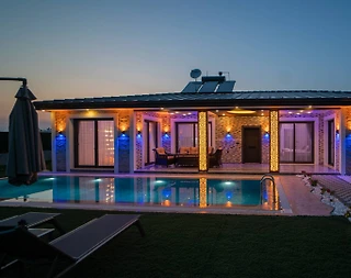 Muğla Fethiye'de Geniş Ailelere Uygun, Özel Havuzlu, Bahçeli Villa  - 2