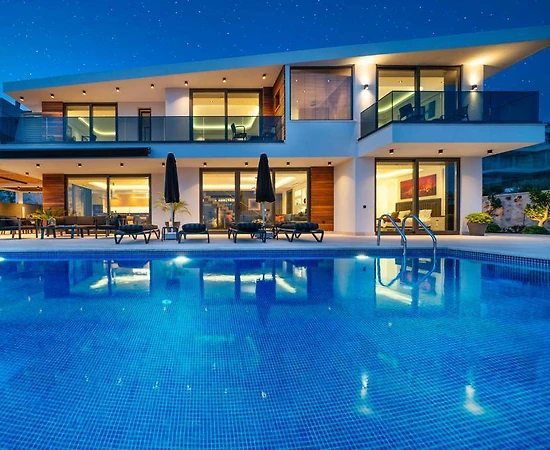 Kaş Kalkan'da Panoramik Deniz Manzaralı, Özel Havuzlu, Geniş Villa - 1