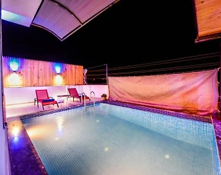 Kaş Bezirgan'da Doğa Manzaralı, Isıtmalı Havuzlu, Konforlu Villa - 1