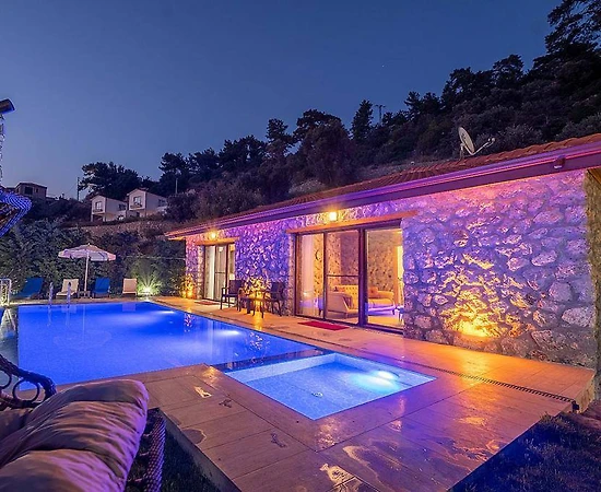 Fethiye Faralya'da Enfes Deniz Manzaralı, Özel Havuzlu, Kiralık Villa - 1