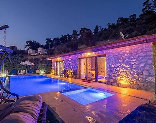 Fethiye Faralya'da Enfes Deniz Manzaralı, Özel Havuzlu, Kiralık Villa - 1