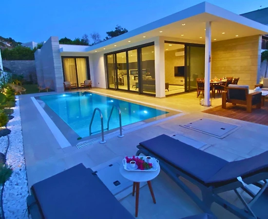Bodrum Yalıkavak Bölgesinde Geniş Bahçeli, Özel Havuzlu, Tatil Villası - 1
