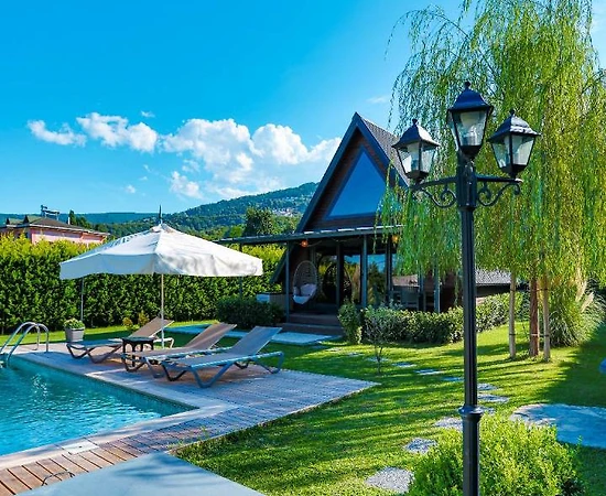 Sapanca'da Doğa İle Baş Başa, Isıtmalı Özel Havuzlu, Konforlu Bungalov - 1