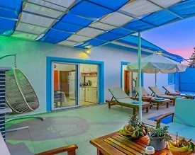 Kaş Yeşilköy'de Doğa İçerisinde, Korunaklı Özel Havuzlu, Modern Villa - 3