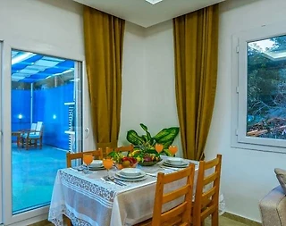 Kaş Yeşilköy'de Doğa İçerisinde, Korunaklı Özel Havuzlu, Modern Villa - 4